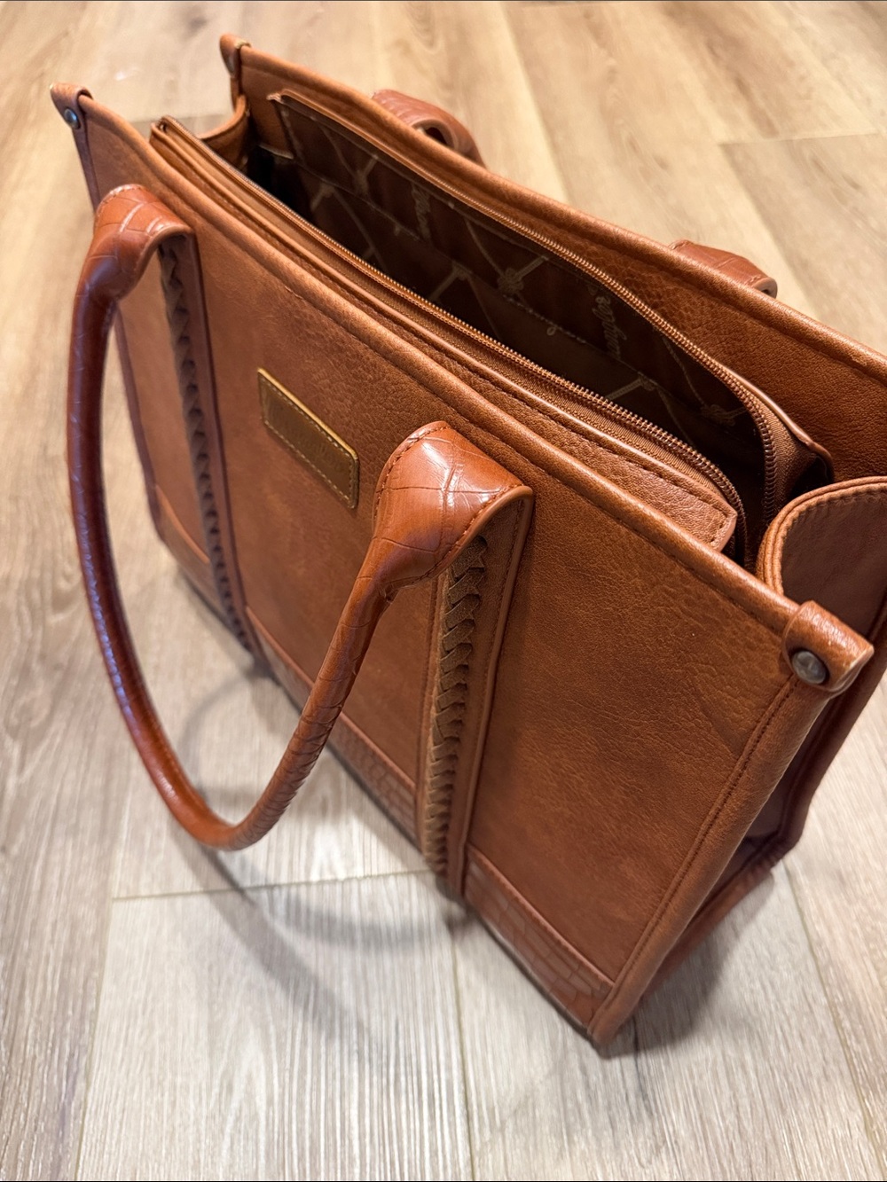 Wrangler Tote - Picture 6 of 7